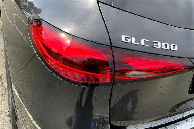 new 2025 Mercedes-Benz GLC 300 car, priced at $59,915