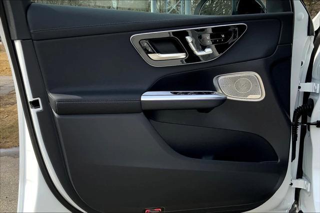 new 2025 Mercedes-Benz GLC 300 car, priced at $61,845