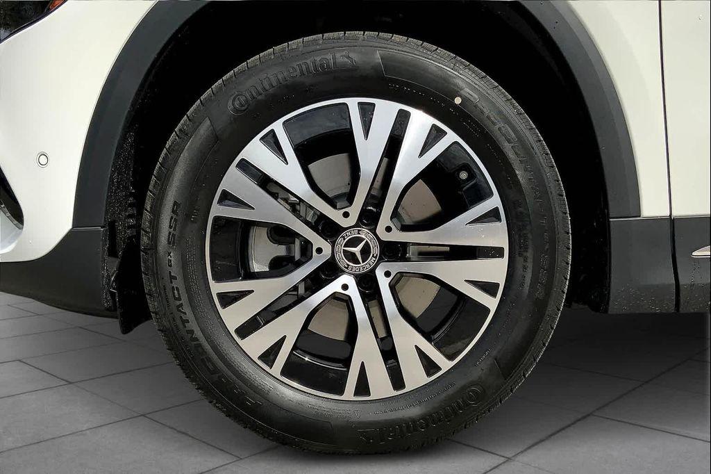 new 2025 Mercedes-Benz GLA 250 car, priced at $46,650