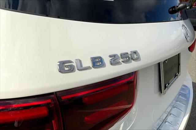 new 2025 Mercedes-Benz GLB 250 car, priced at $49,595