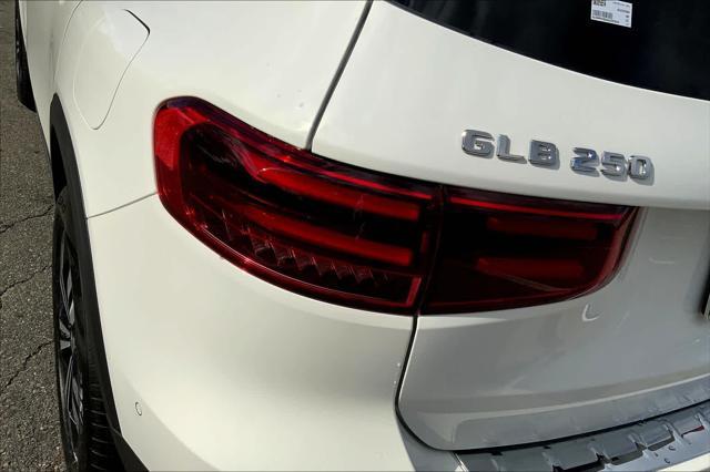 new 2025 Mercedes-Benz GLB 250 car, priced at $49,595