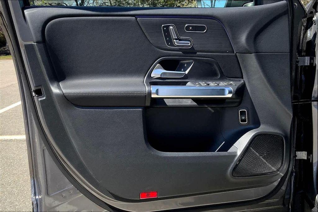 new 2025 Mercedes-Benz GLB 250 car, priced at $54,555