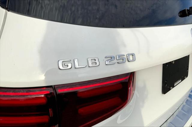 new 2025 Mercedes-Benz GLB 250 car, priced at $51,095