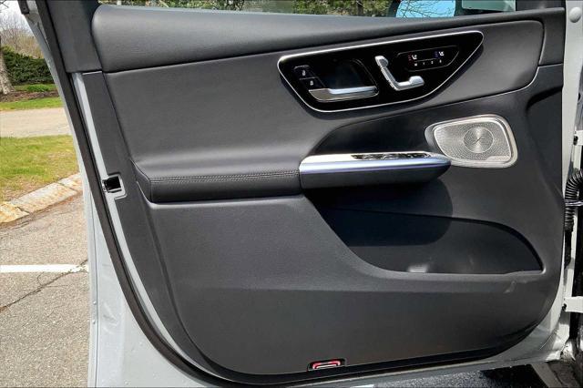 new 2025 Mercedes-Benz GLC 300 car, priced at $61,535