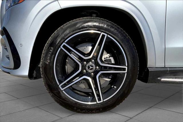 new 2025 Mercedes-Benz GLS 450 car, priced at $95,865