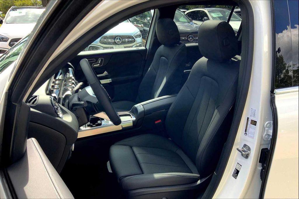 new 2026 Mercedes-Benz GLB 250 car, priced at $53,135