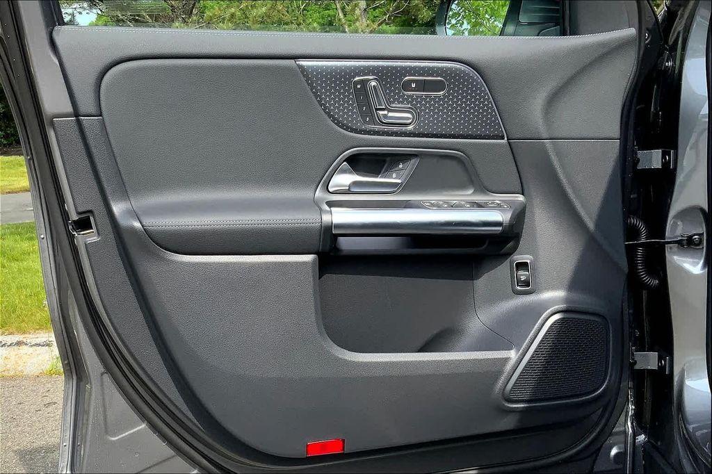 used 2025 Mercedes-Benz GLA 250 car, priced at $45,117