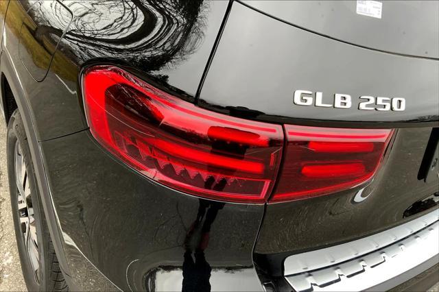 used 2025 Mercedes-Benz GLB 250 car