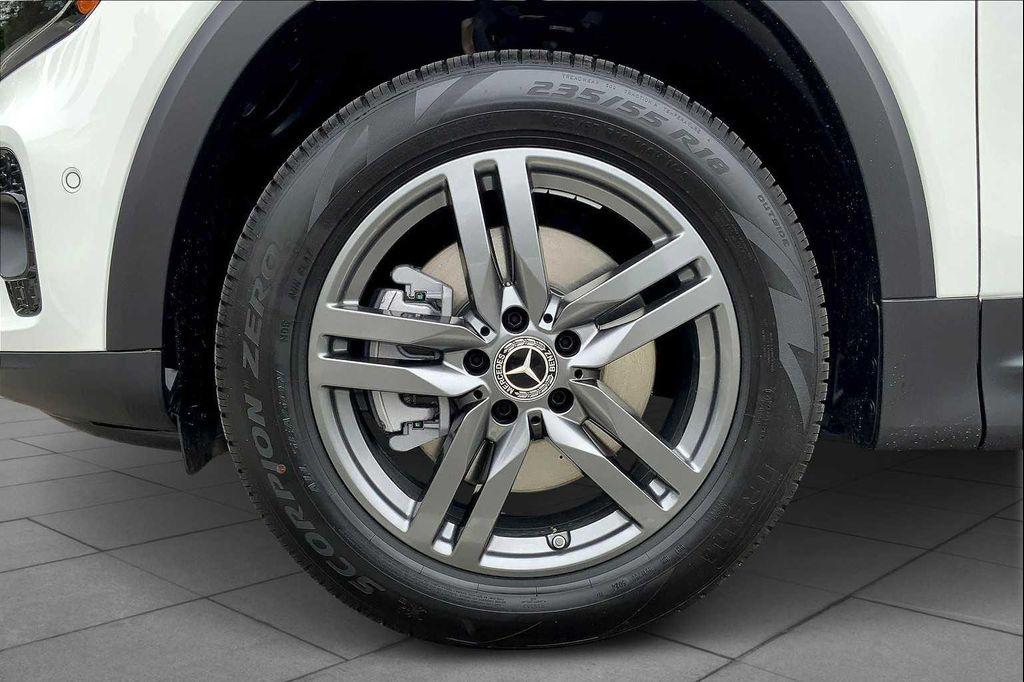 new 2025 Mercedes-Benz GLB 250 car, priced at $54,235