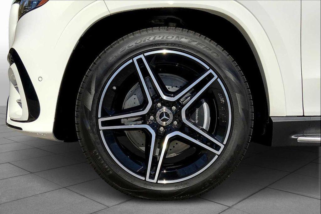 new 2026 Mercedes-Benz GLS 450 car, priced at $101,335