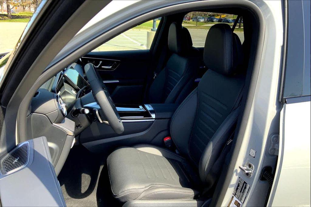 new 2025 Mercedes-Benz GLC 300 car, priced at $62,695
