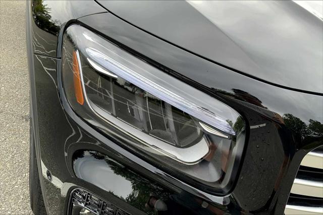 new 2025 Mercedes-Benz GLB 250 car, priced at $51,420