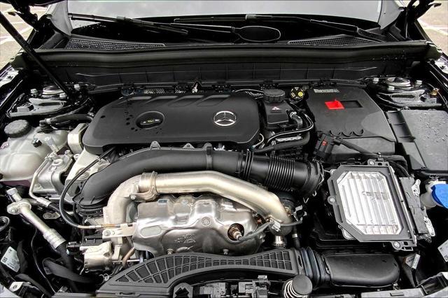 new 2025 Mercedes-Benz GLB 250 car, priced at $51,420