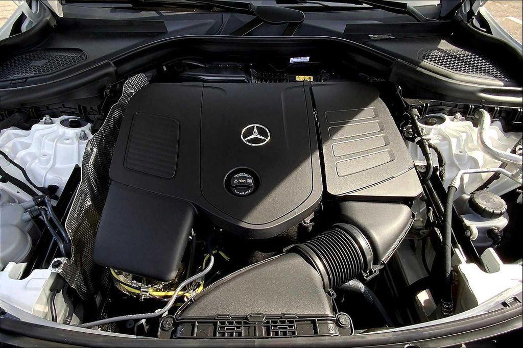 new 2025 Mercedes-Benz GLC 300 car, priced at $62,065