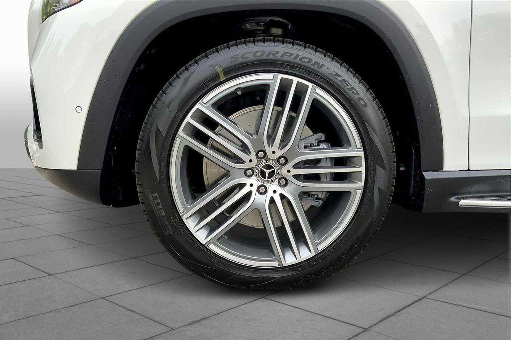 new 2025 Mercedes-Benz GLS 450 car, priced at $96,840