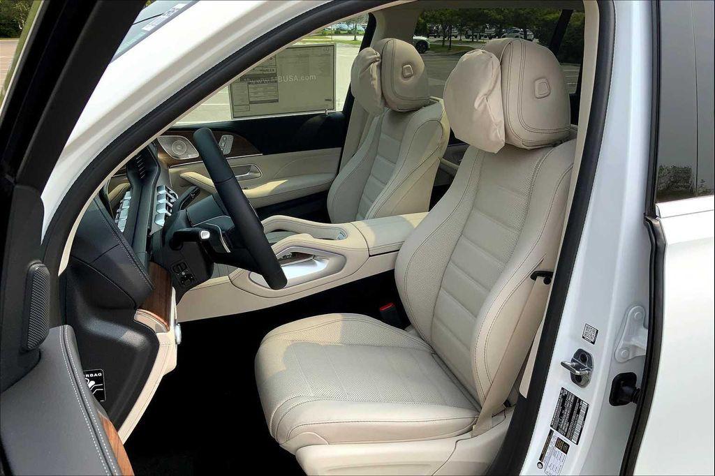 new 2025 Mercedes-Benz GLS 450 car, priced at $99,540
