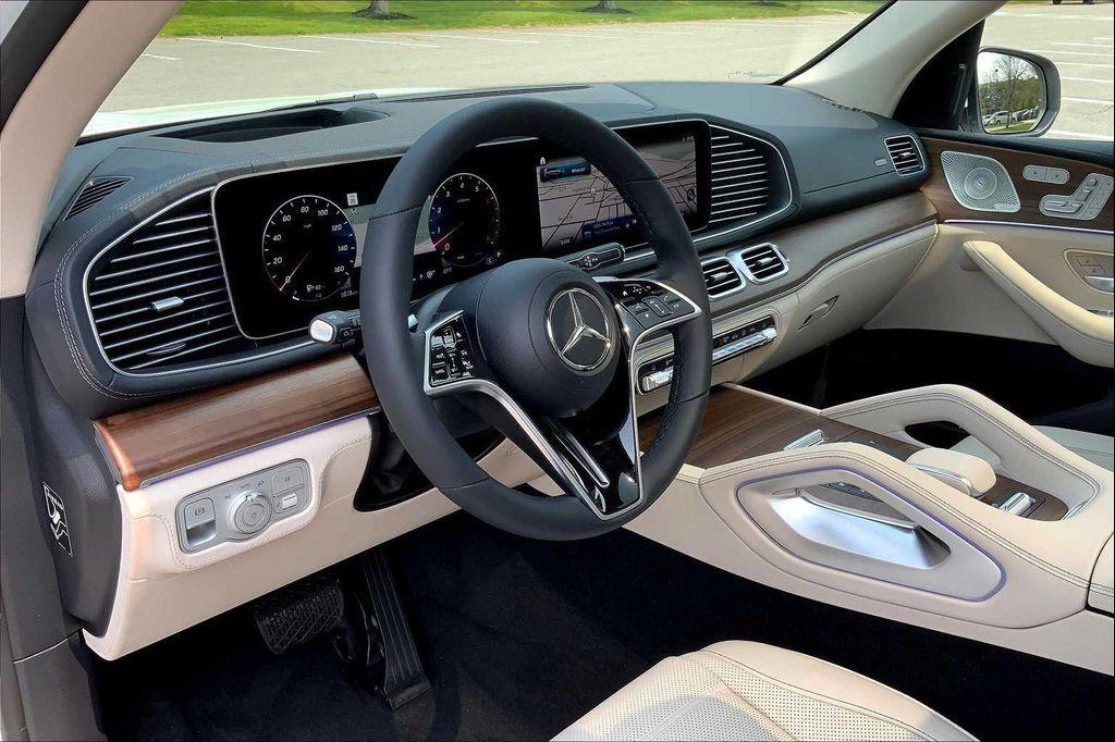 new 2025 Mercedes-Benz GLS 450 car, priced at $99,540