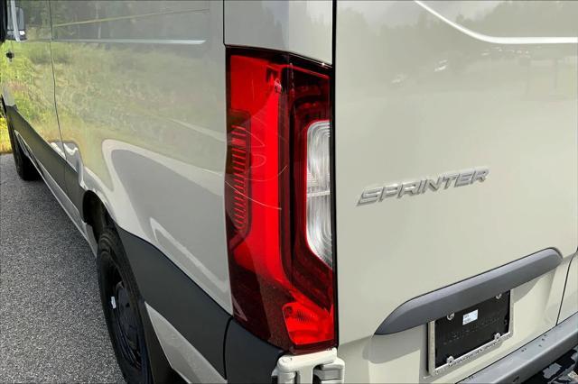 new 2024 Mercedes-Benz Sprinter 2500 car, priced at $69,553