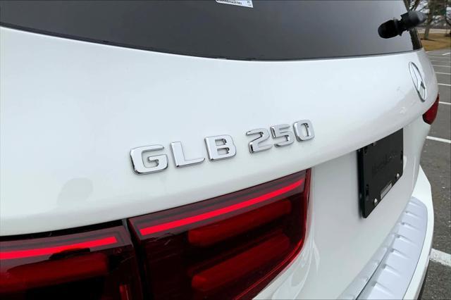 new 2025 Mercedes-Benz GLB 250 car, priced at $54,425