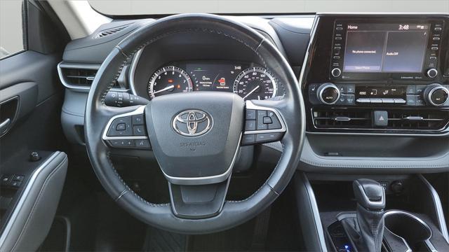 used 2022 Toyota Highlander car, priced at $34,995