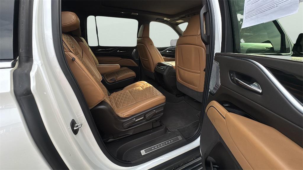 used 2022 Cadillac Escalade ESV car, priced at $64,995