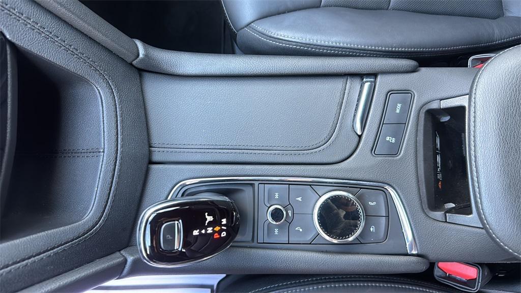 used 2023 Cadillac XT6 car, priced at $42,901