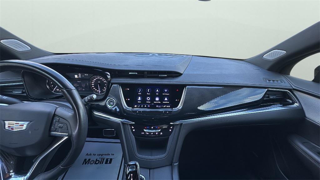 used 2023 Cadillac XT6 car, priced at $42,901