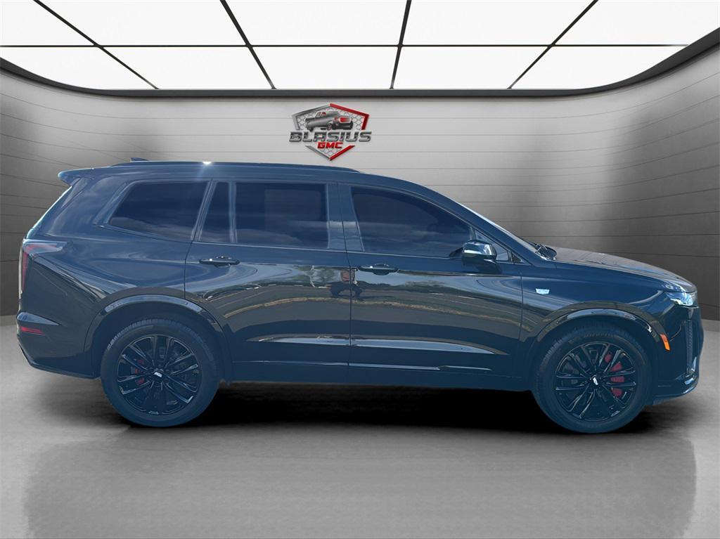 used 2023 Cadillac XT6 car, priced at $42,901