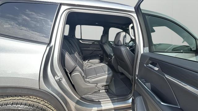 new 2025 GMC Acadia car, priced at $51,825
