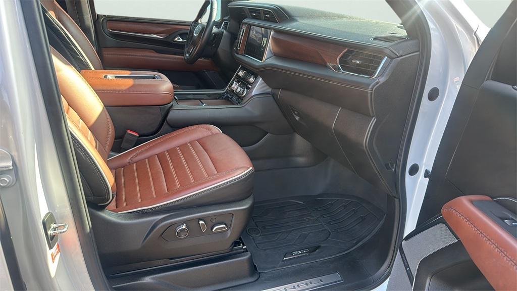 used 2023 GMC Yukon XL car, priced at $75,995