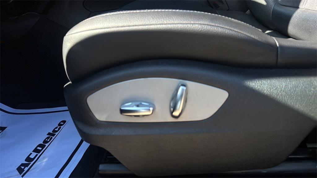 used 2020 Porsche Macan car, priced at $27,989