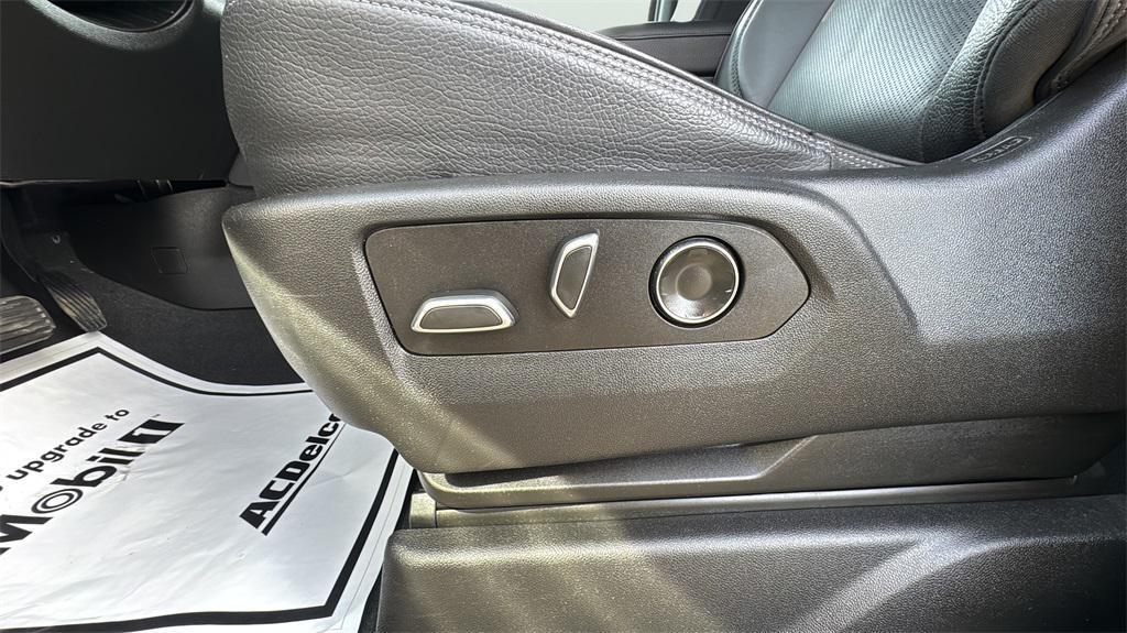 used 2023 GMC Yukon XL car, priced at $71,955