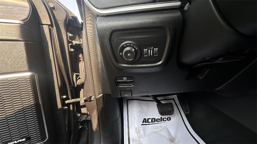 used 2022 Jeep Grand Cherokee car, priced at $22,988