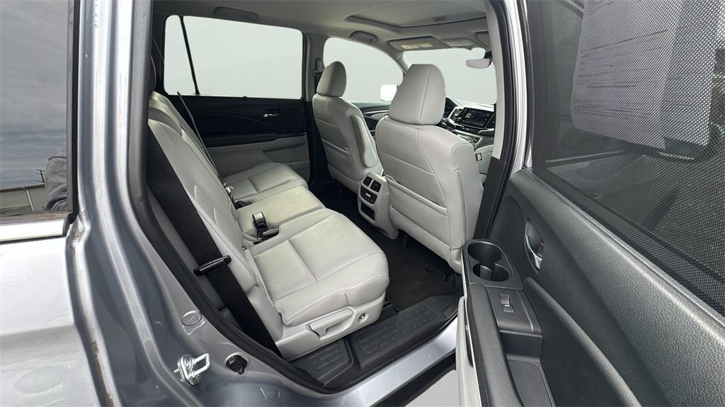 used 2022 Honda Pilot car, priced at $31,999