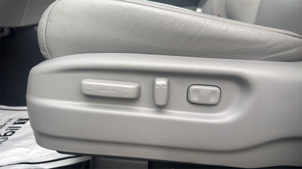 used 2022 Honda Pilot car, priced at $31,999