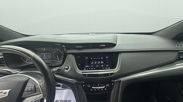 used 2022 Cadillac XT5 car, priced at $35,948