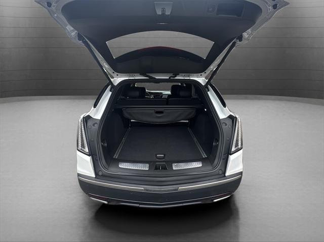 used 2022 Cadillac XT5 car, priced at $35,948