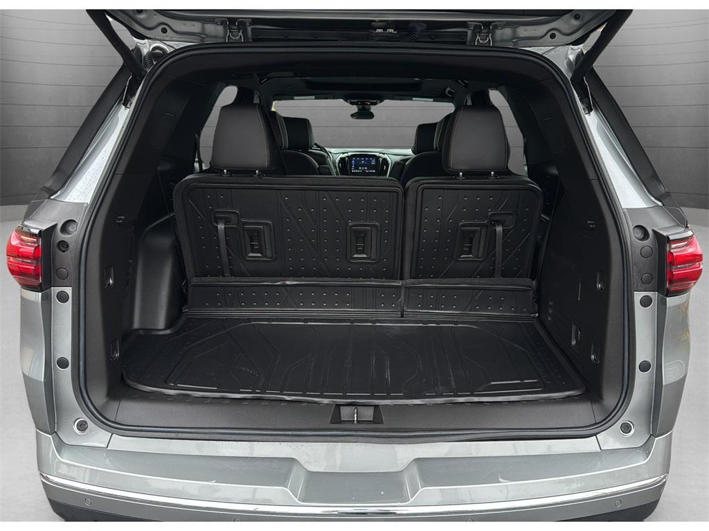 used 2023 Chevrolet Traverse car, priced at $32,574