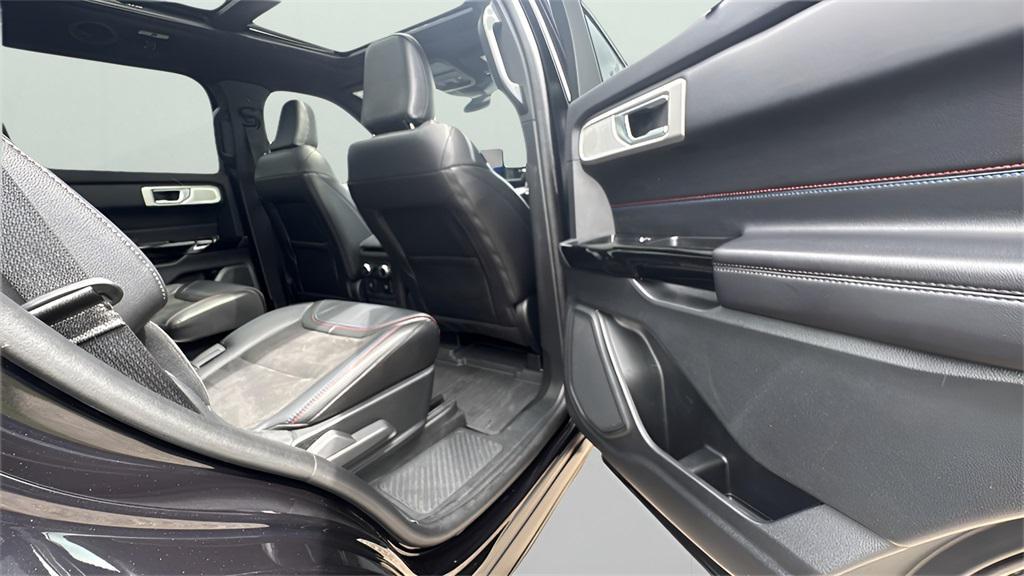 used 2023 Ford Explorer car, priced at $41,999