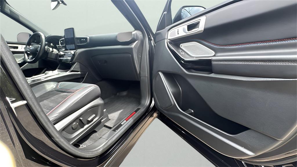 used 2023 Ford Explorer car, priced at $41,999