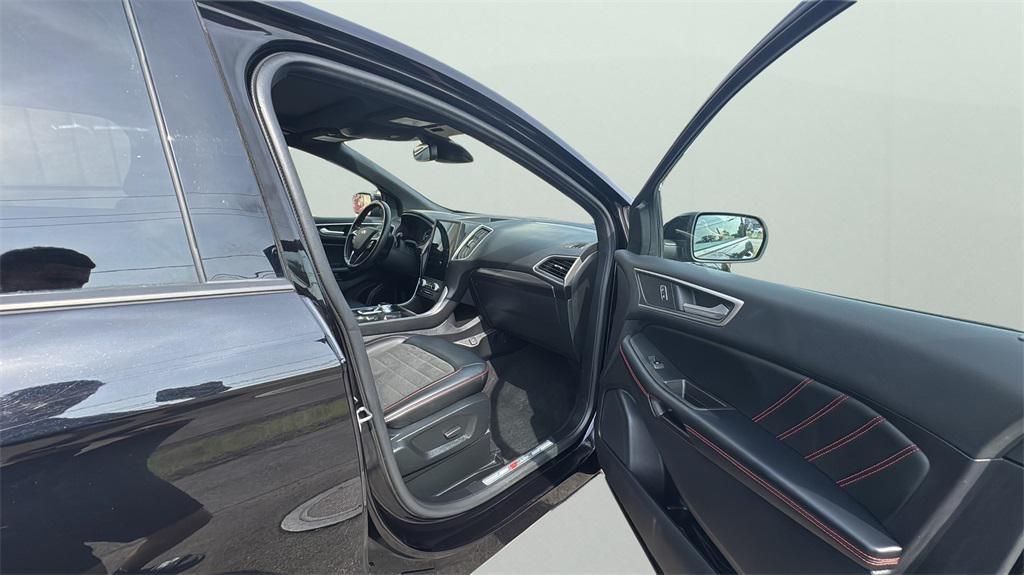 used 2022 Ford Edge car, priced at $25,915