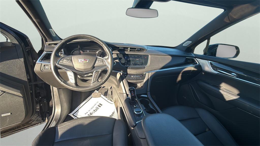used 2022 Cadillac XT5 car, priced at $30,980