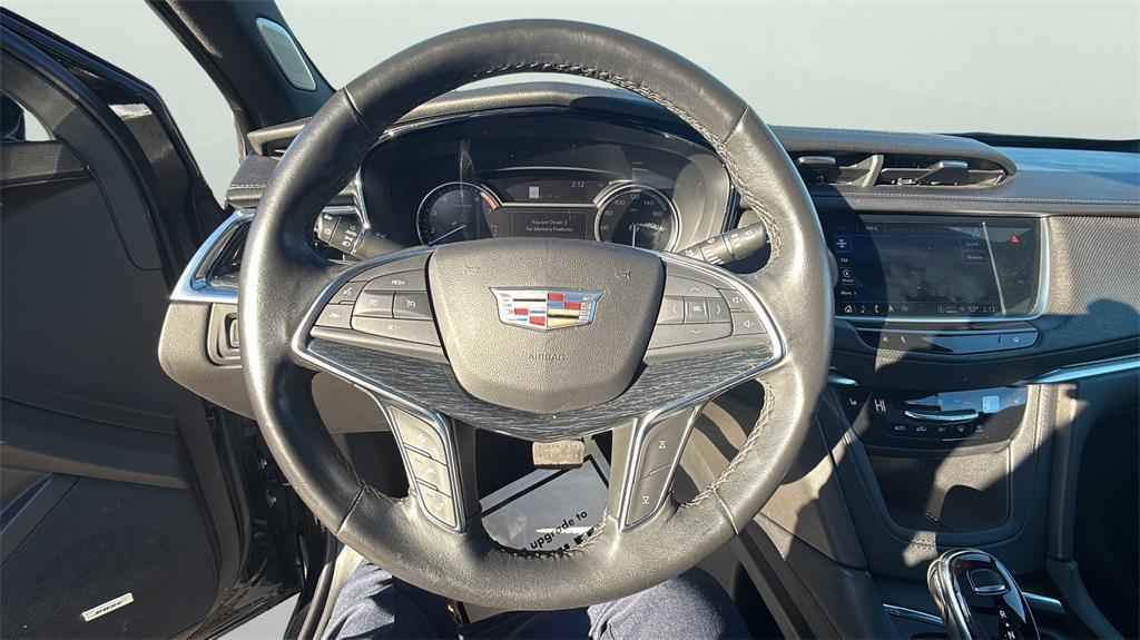 used 2022 Cadillac XT5 car, priced at $30,980