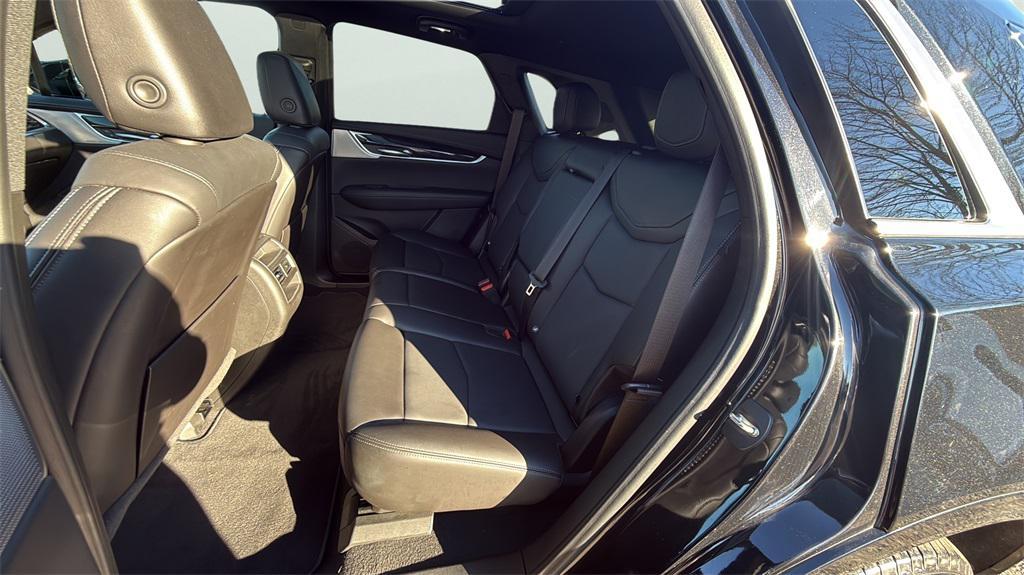 used 2022 Cadillac XT5 car, priced at $30,980