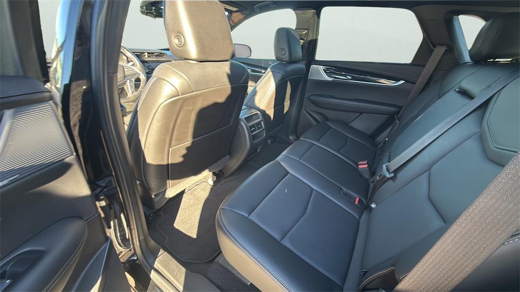 used 2022 Cadillac XT5 car, priced at $30,980