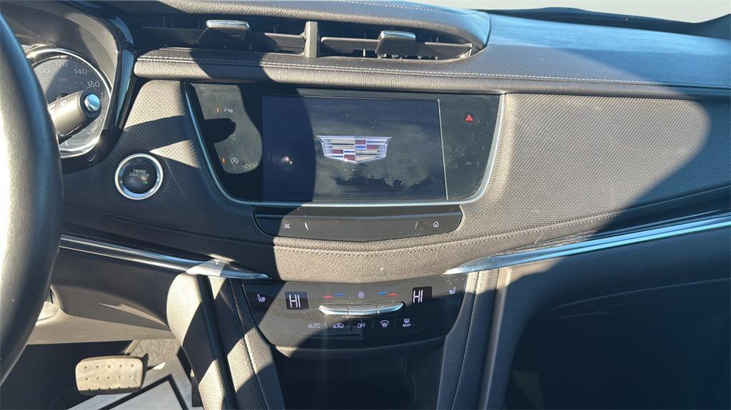 used 2022 Cadillac XT5 car, priced at $30,980