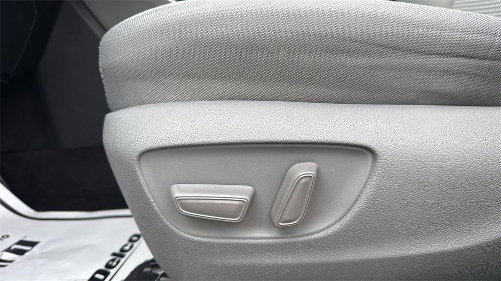 used 2023 Toyota Highlander car, priced at $29,910