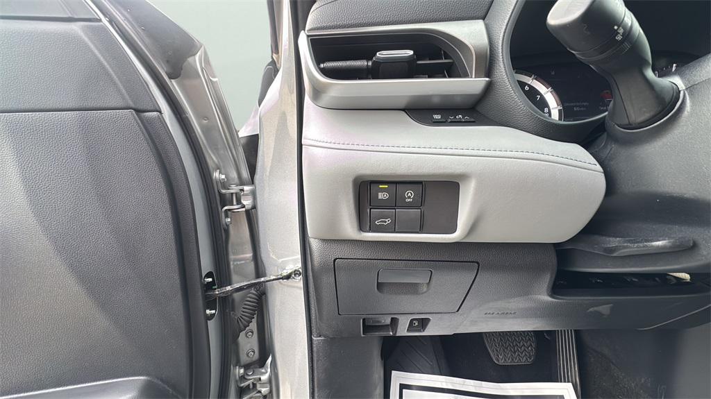 used 2023 Toyota Highlander car, priced at $29,910