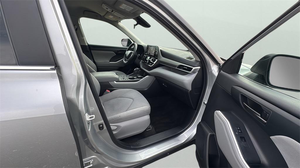 used 2023 Toyota Highlander car, priced at $29,910