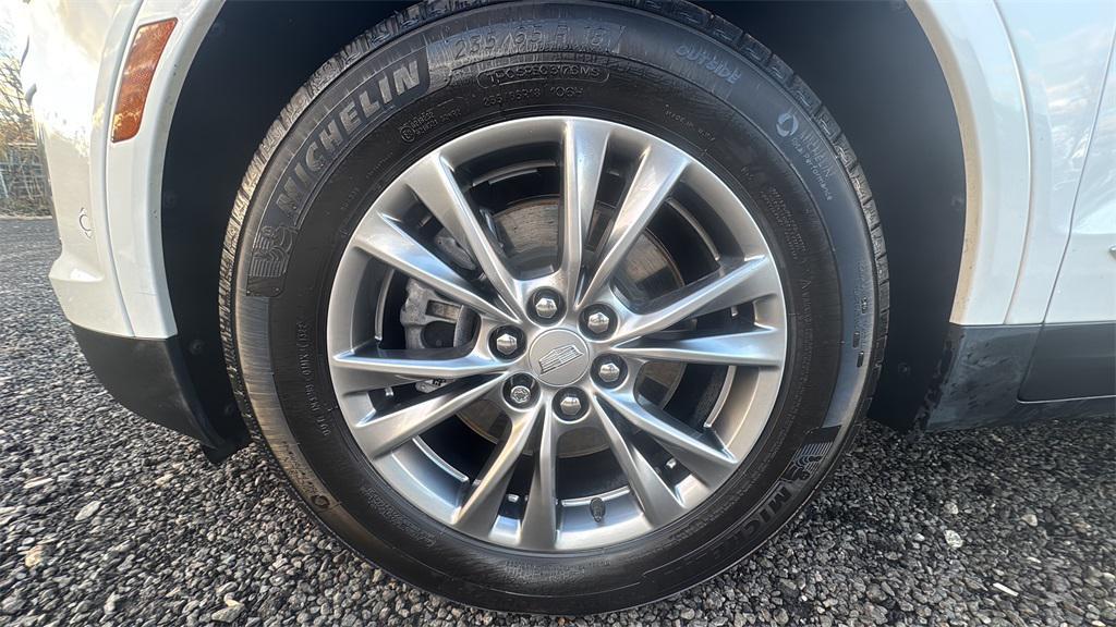 used 2022 Cadillac XT5 car, priced at $31,989